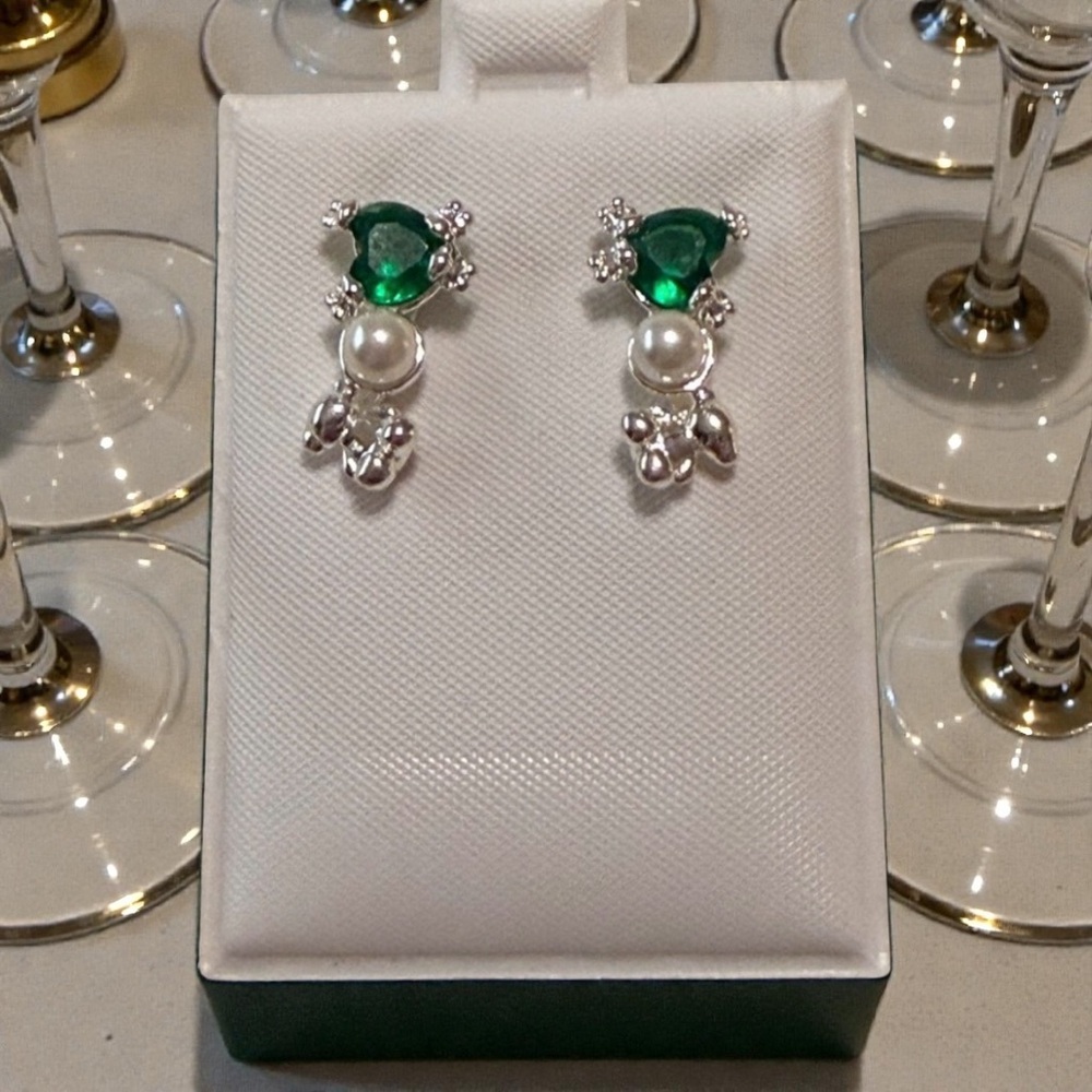 Elegant Silver 925 and Green Earrings
